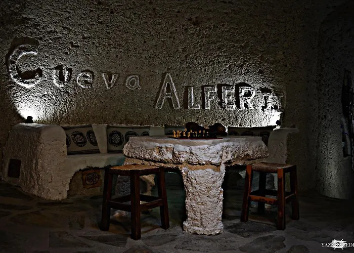 Casas Cueva Alfer